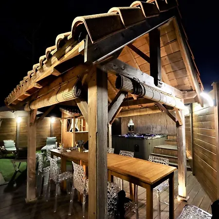 Luxurious With Private Near Lacanau