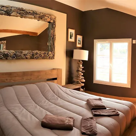 Villa Luxurious With Private Near