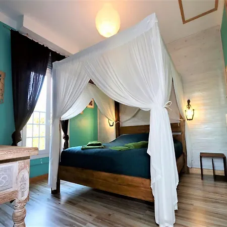 Villa Luxurious With Private Near Lacanau