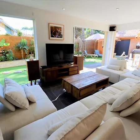 Villa Luxurious With Private Near