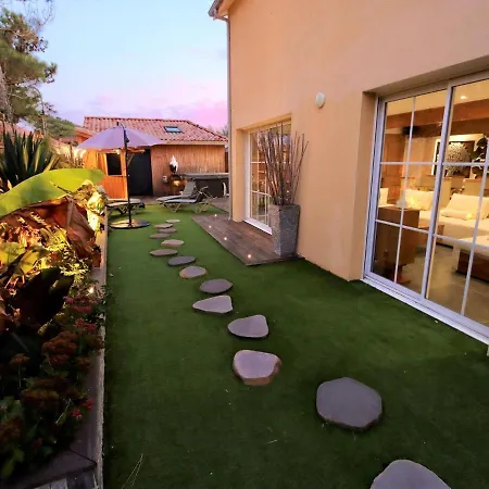 Villa Luxurious With Private Near
