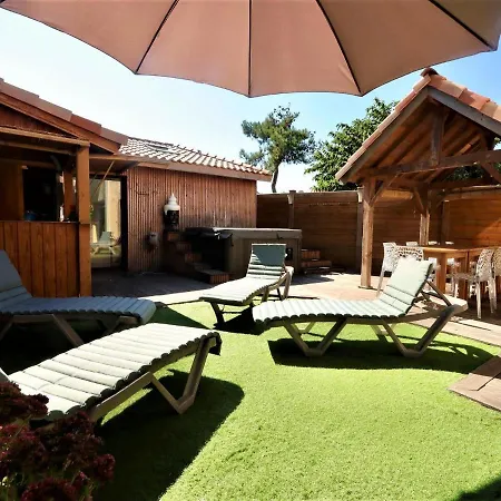 Luxurious With Private Near Villa Lacanau