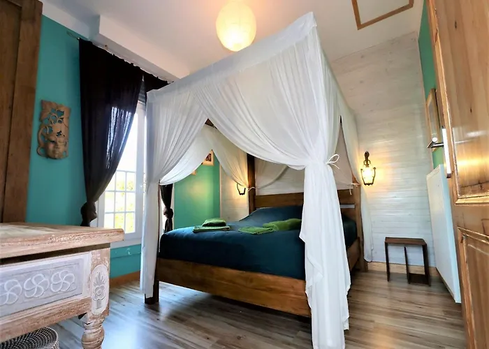 Villa Luxurious With Private Near Lacanau