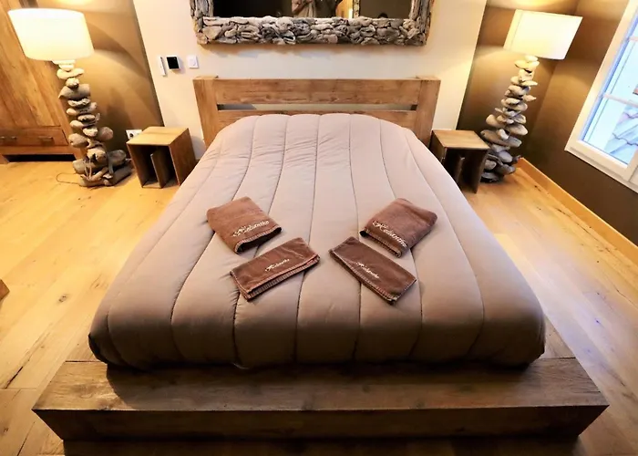 Luxurious With Private Near *